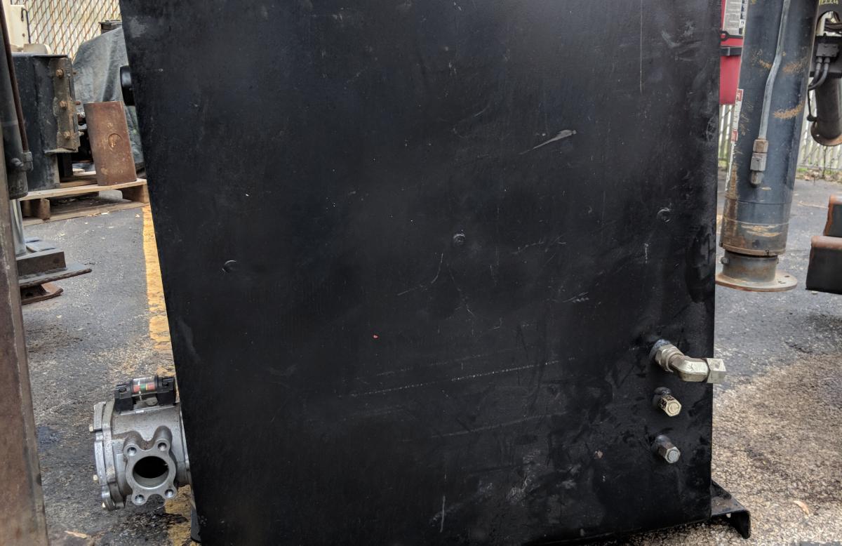 National Crane HYDRAULIC RESERVOIR Runnion Equipment Company