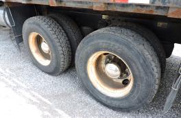 Terex BT-4792, 2013 Peterbilt 348, tires